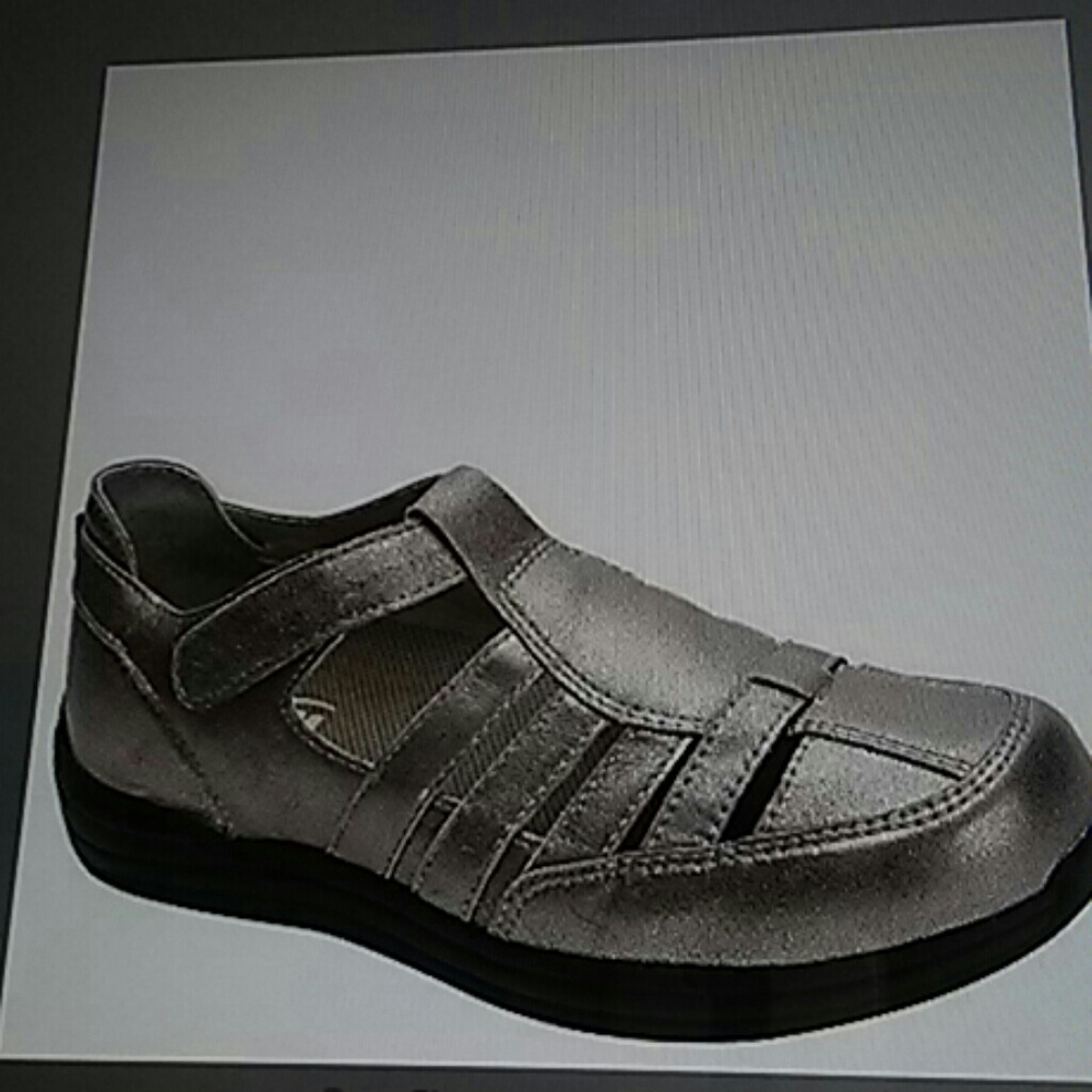 Drew Shoes Nwot